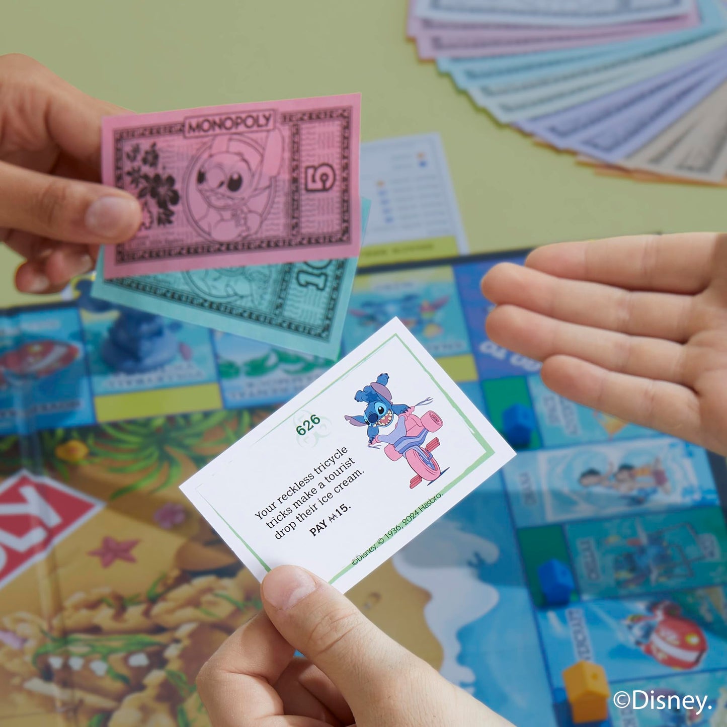 Monopoly Disney Stitch Edition - Juego de mesa (versión en inglés)