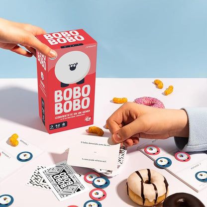 Bobo Bobo - Juegos de Mesa Estratégico y con Curiosidades - El Juego de Cartas para divertirse aprendiendo Curiosidades con Amigos y Familia - Regalos Originales Español