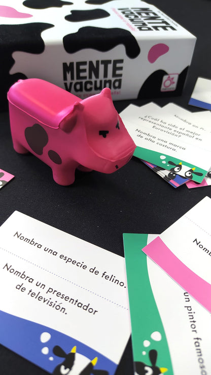 Mercurio - Mente Vacuna - Juego de Mesa Familiar - para 4 a 20 Jugadores - Incluye Vaca Rosa, 80 Cartas de Preguntas a Doble Cara, fichas y blocs - Ideal para Reuniones, Fiestas y Grupos- 20 Minutos
