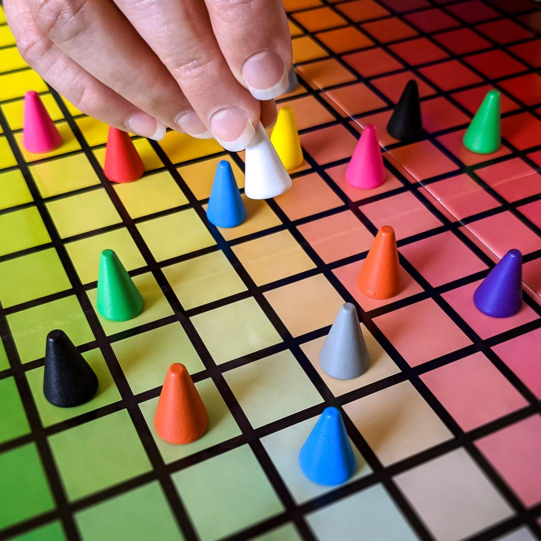 Fichas de colores utilizadas por los jugadores en el juego de mesa Hues and Cues