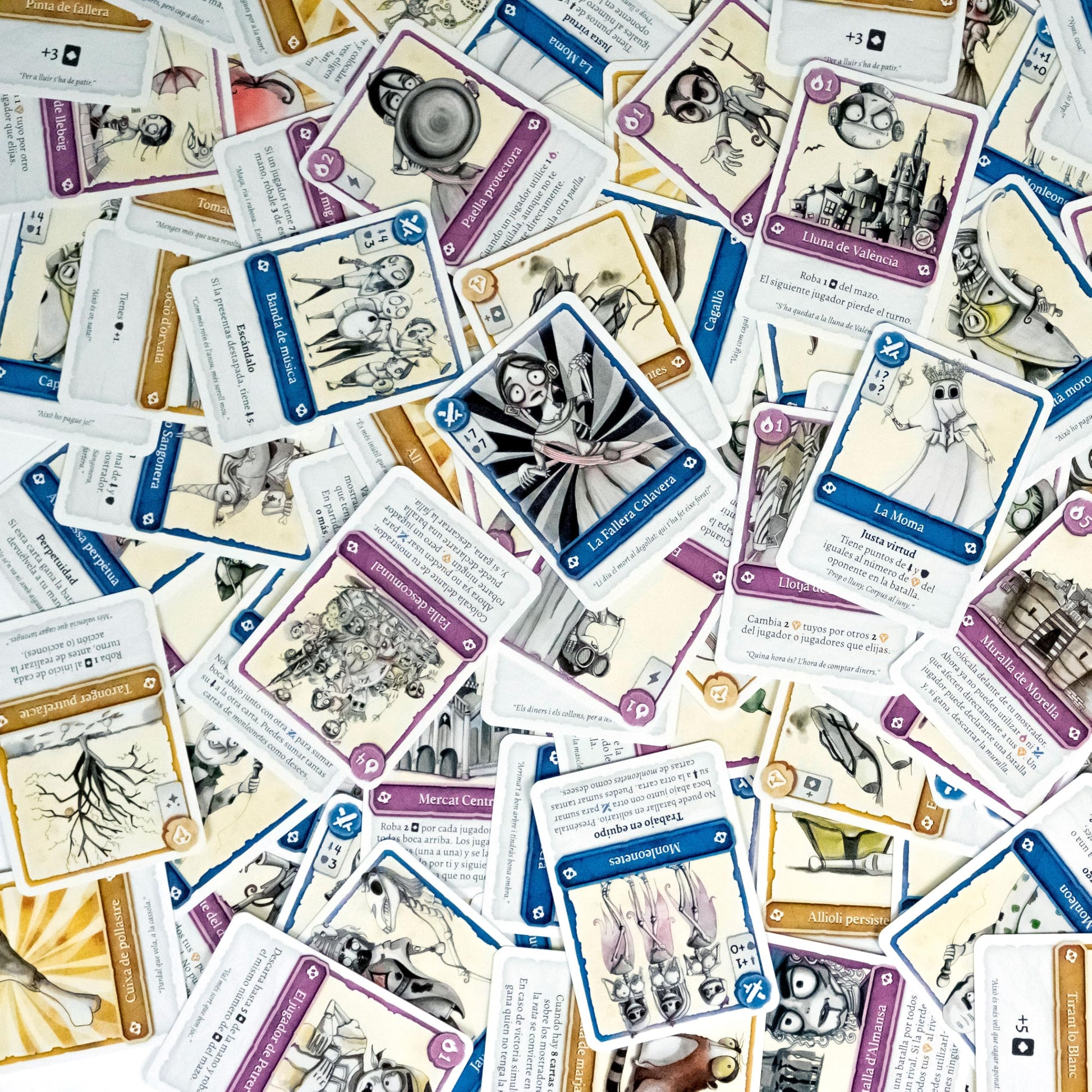 Cartas del juego de mesa La Fallera Calavera con ilustraciones valencianas y humor negro