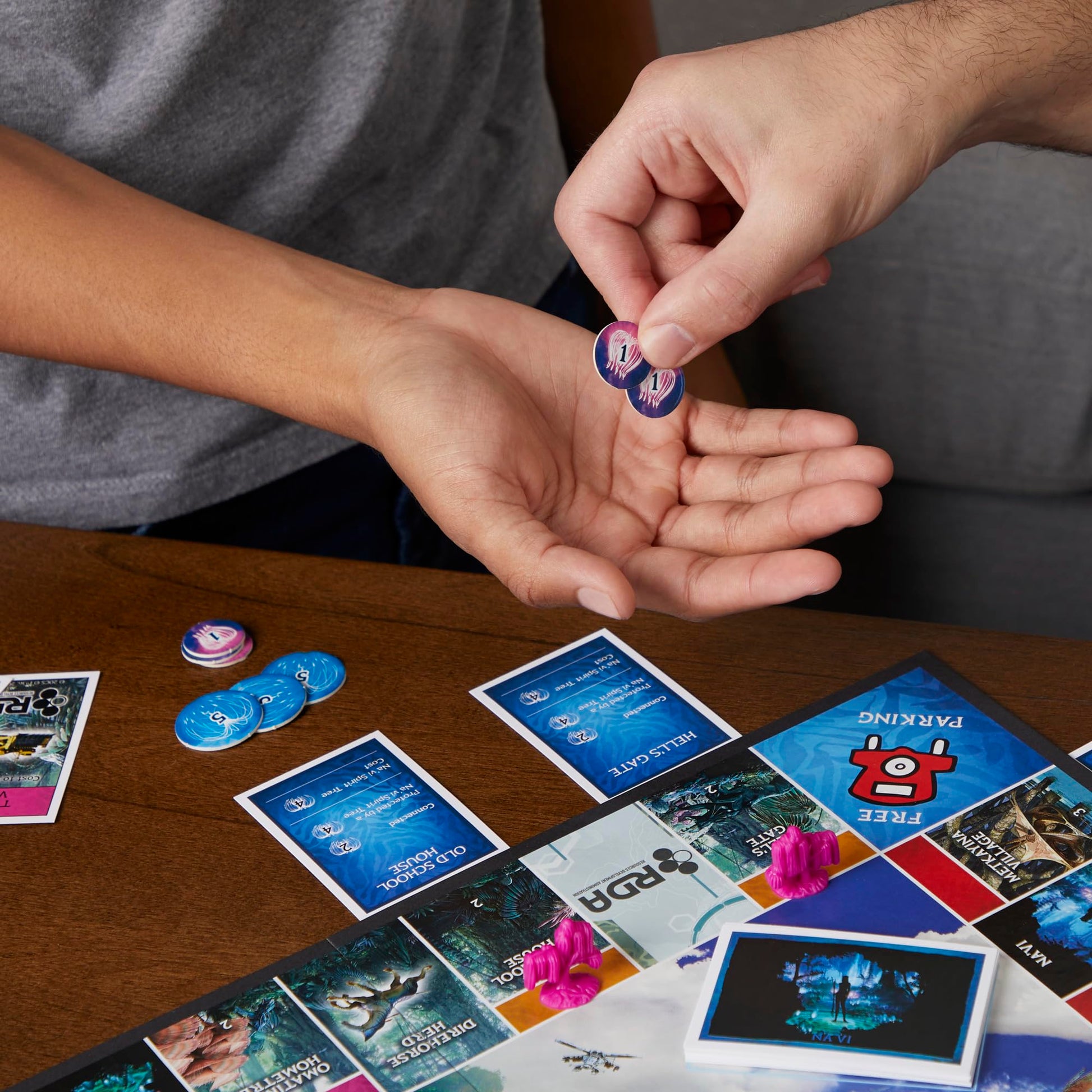 Fichas metálicas personalizadas del Monopoly Avatar con personajes y elementos de Pandora