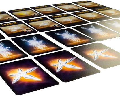Cartas numeradas del juego de mesa The Mind que se colocan en orden creciente