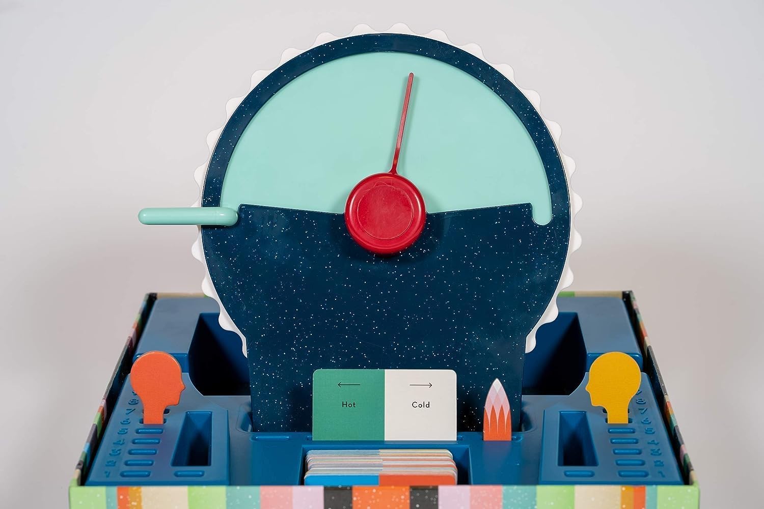 Ruleta del juego Wavelength que se utiliza para adivinar las posiciones en el espectro